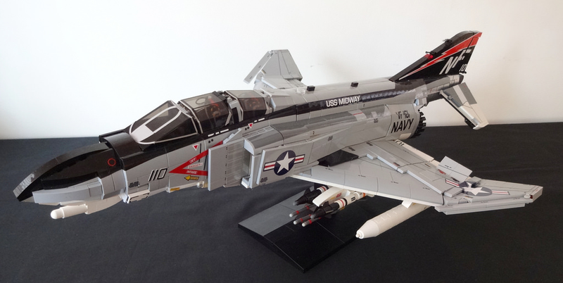 Illustration for article titled This awesome F-4 Phantom is one of the best Lego jets I've ever seen